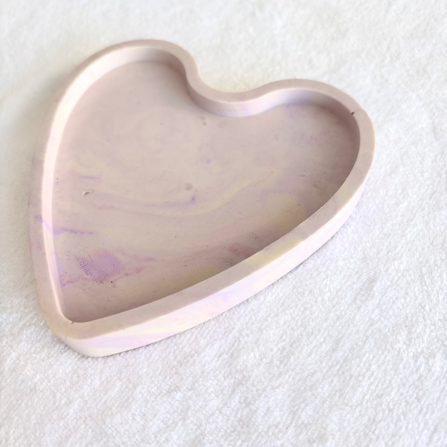 קערית דקורטיבית בעיצוב לב