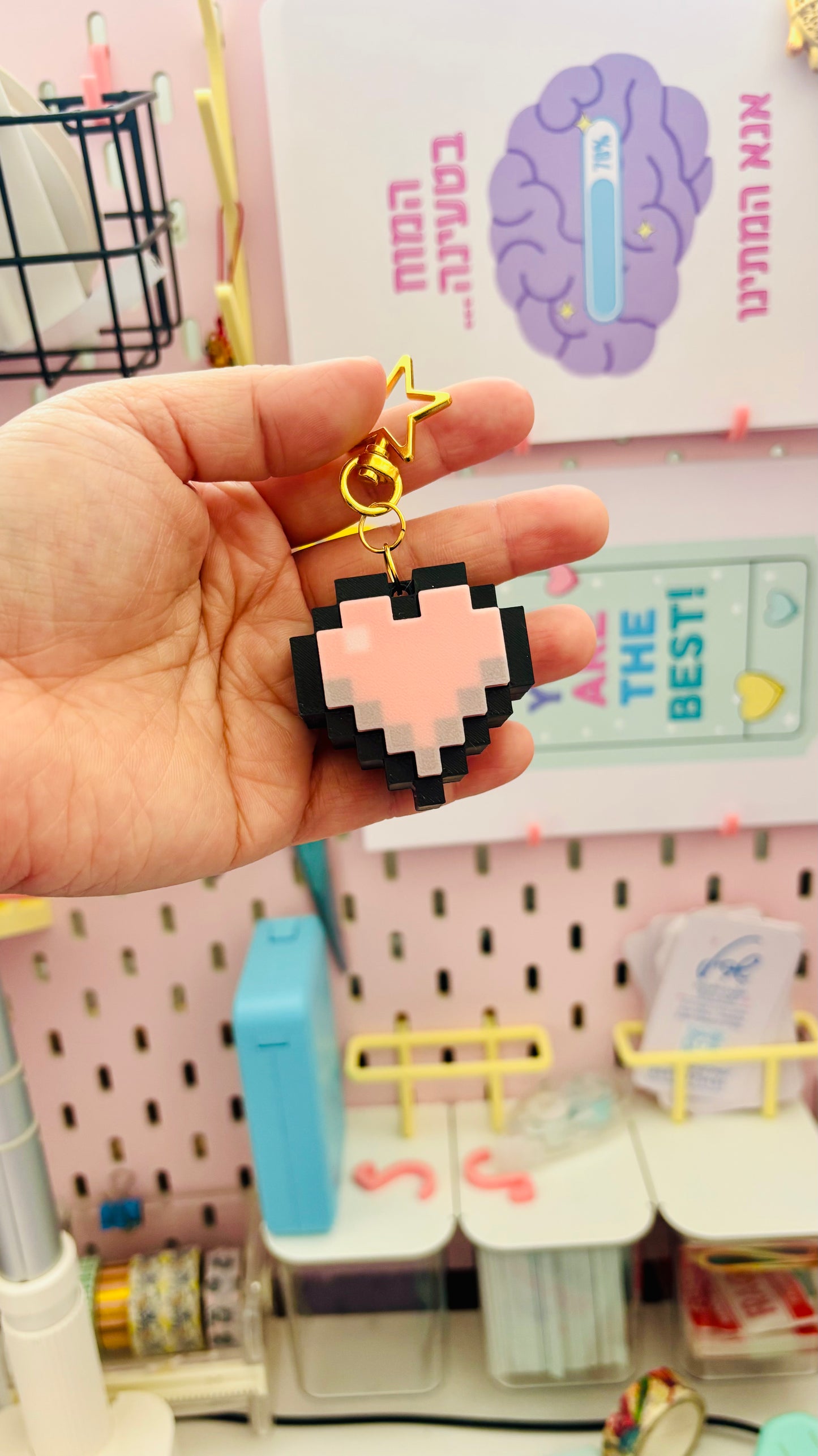 קליקר גיימינג לב פיקסלים מחזיק מפתחות