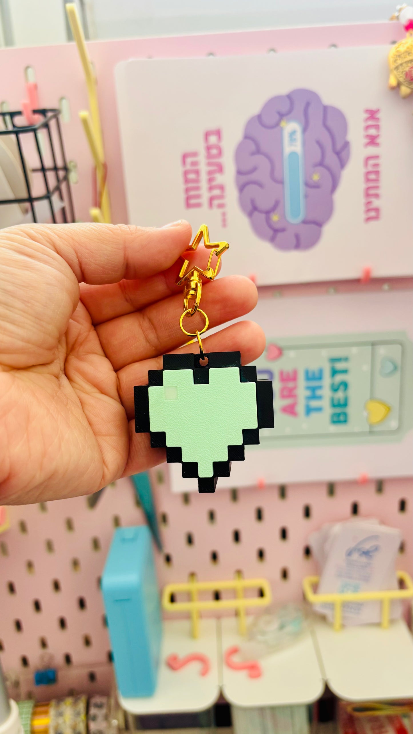 קליקר גיימינג לב פיקסלים מחזיק מפתחות