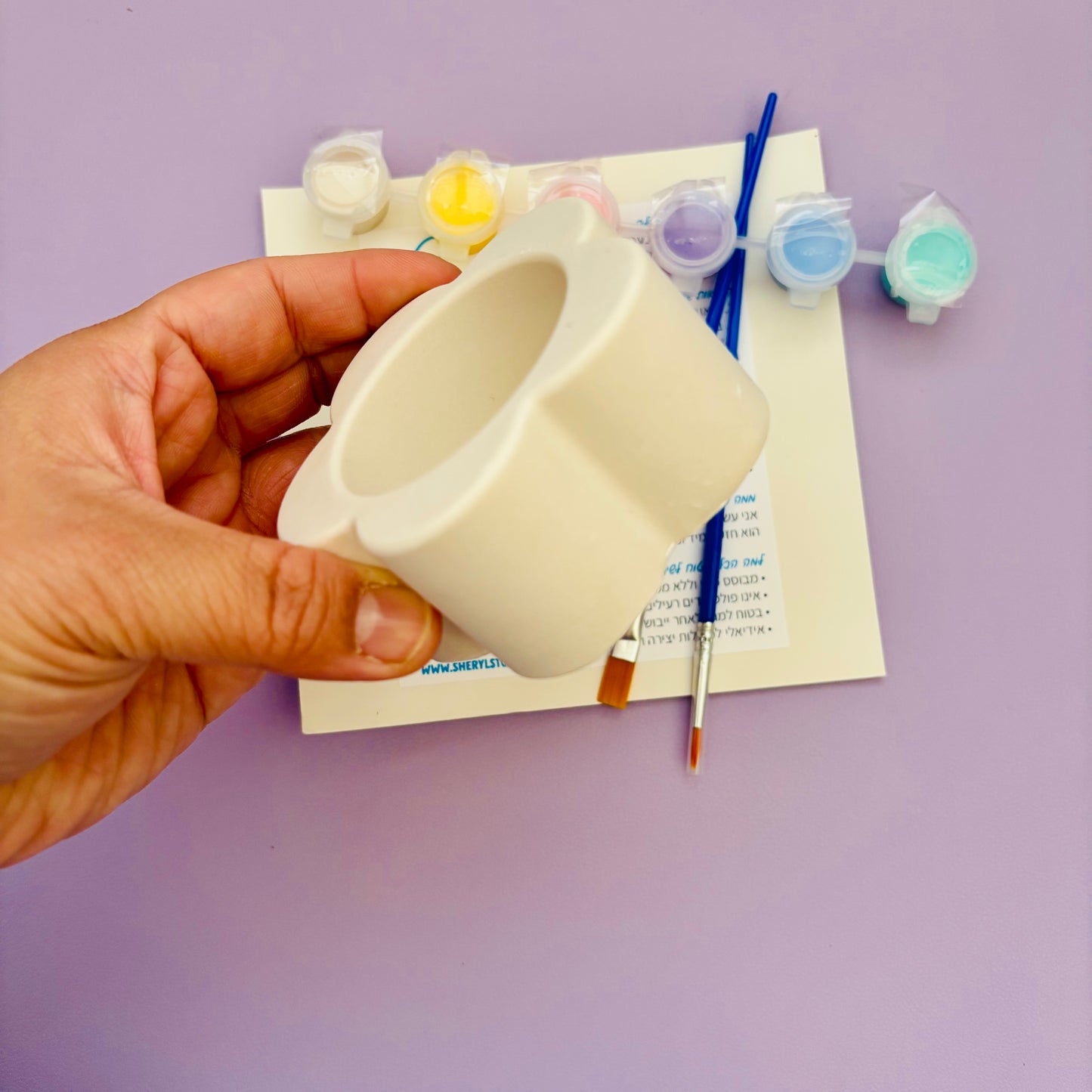 ערכת יצירה לצביעת כלי דקורטיבי בצורת פרח