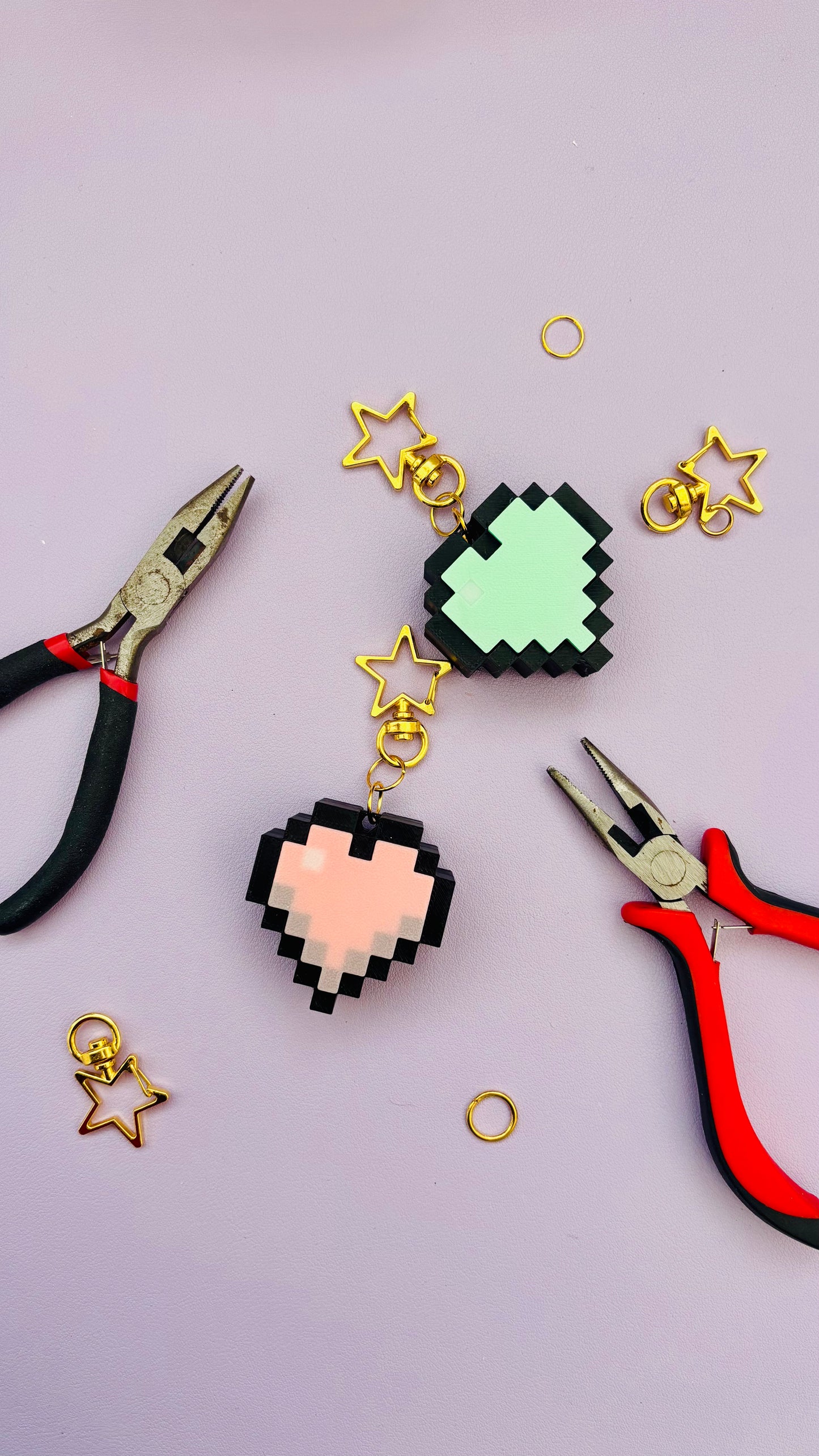 קליקר גיימינג לב פיקסלים מחזיק מפתחות