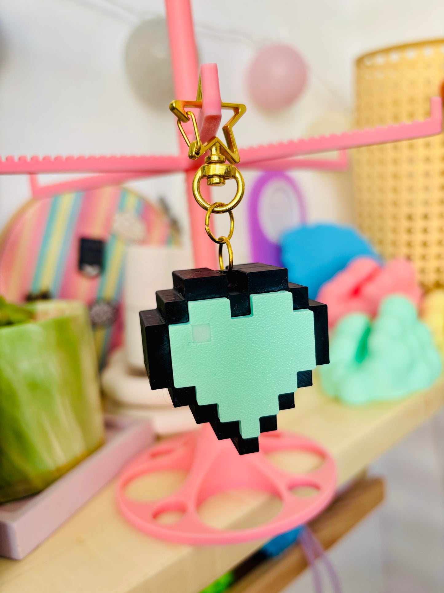 קליקר גיימינג לב פיקסלים מחזיק מפתחות