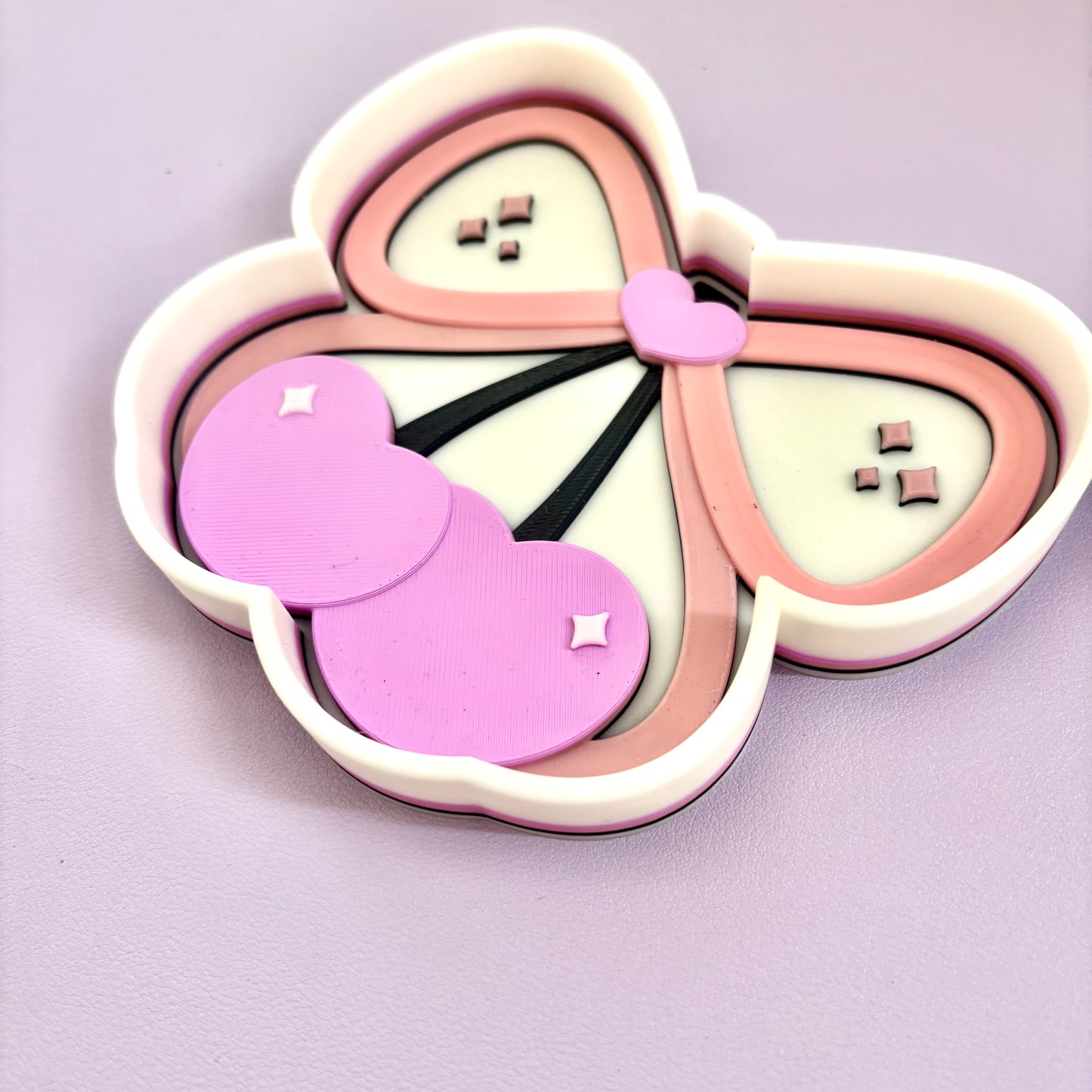 מגש דקורטיבי בצורת דובדבן