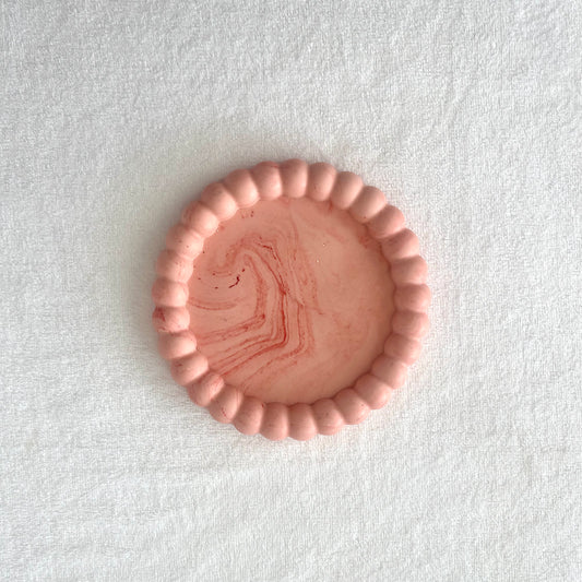 מגש דקורטיבי עגול עם שוליים מעוגלים