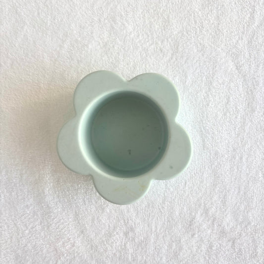 כלי אחסון דקורטיבי בצורת פרח