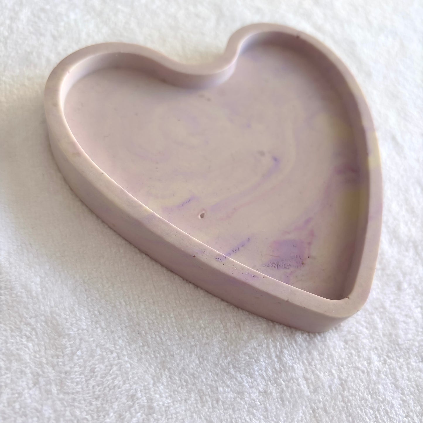 קערית דקורטיבית בעיצוב לב