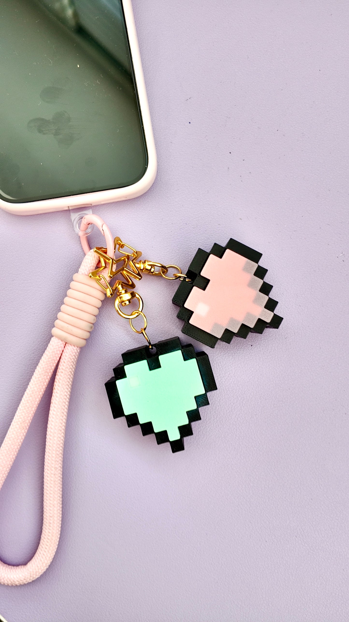 קליקר גיימינג לב פיקסלים מחזיק מפתחות